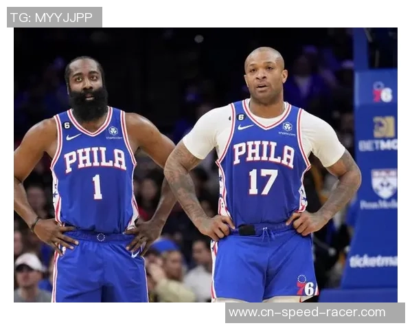 快船与山猫激战正酣球迷期待精彩对决与绝妙表现 快船与山猫激战正酣球迷期待精彩对决与绝妙表现